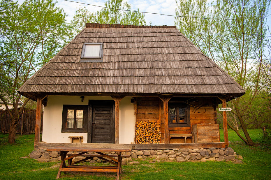 Romania traditional cottage accomodation in Romania